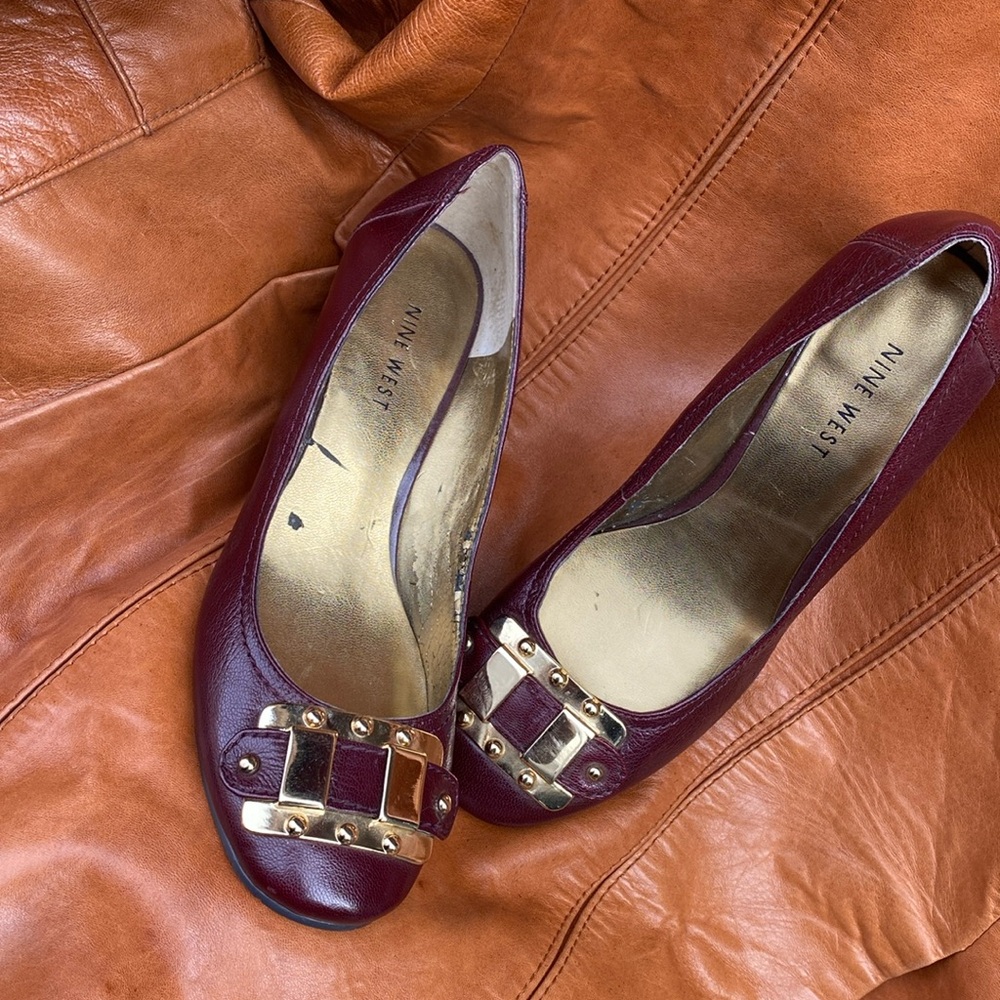 Nine West Wine Burgandy Wedge 6.5 INNER LEATHER PEELING SEE PICS
